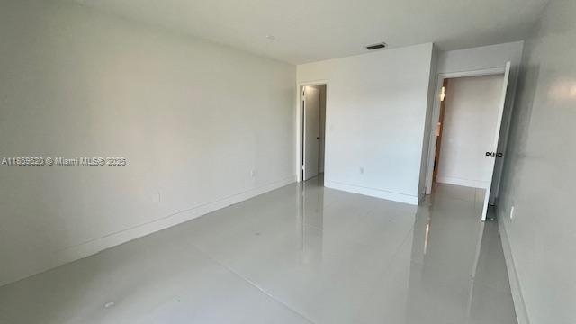 VILLAS AT LAKEVIEW CONDO - Residential Lease