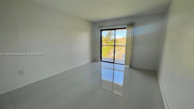 VILLAS AT LAKEVIEW CONDO - Residential Lease