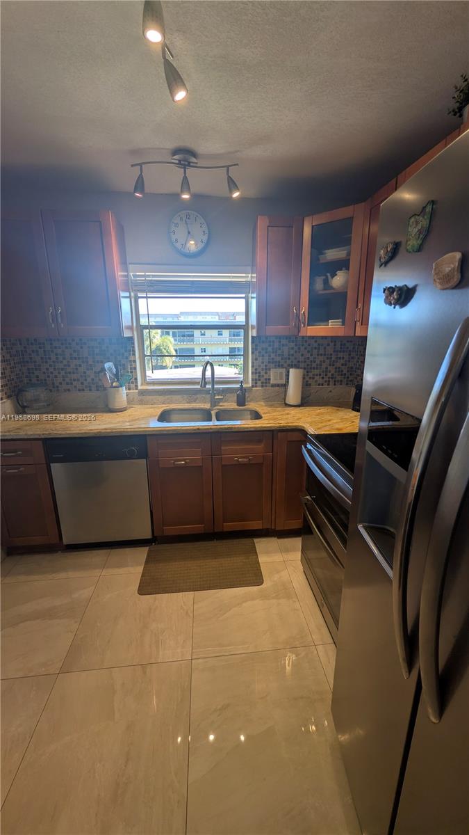 BEVERLY HILLS CONDO NUMBE - Residential