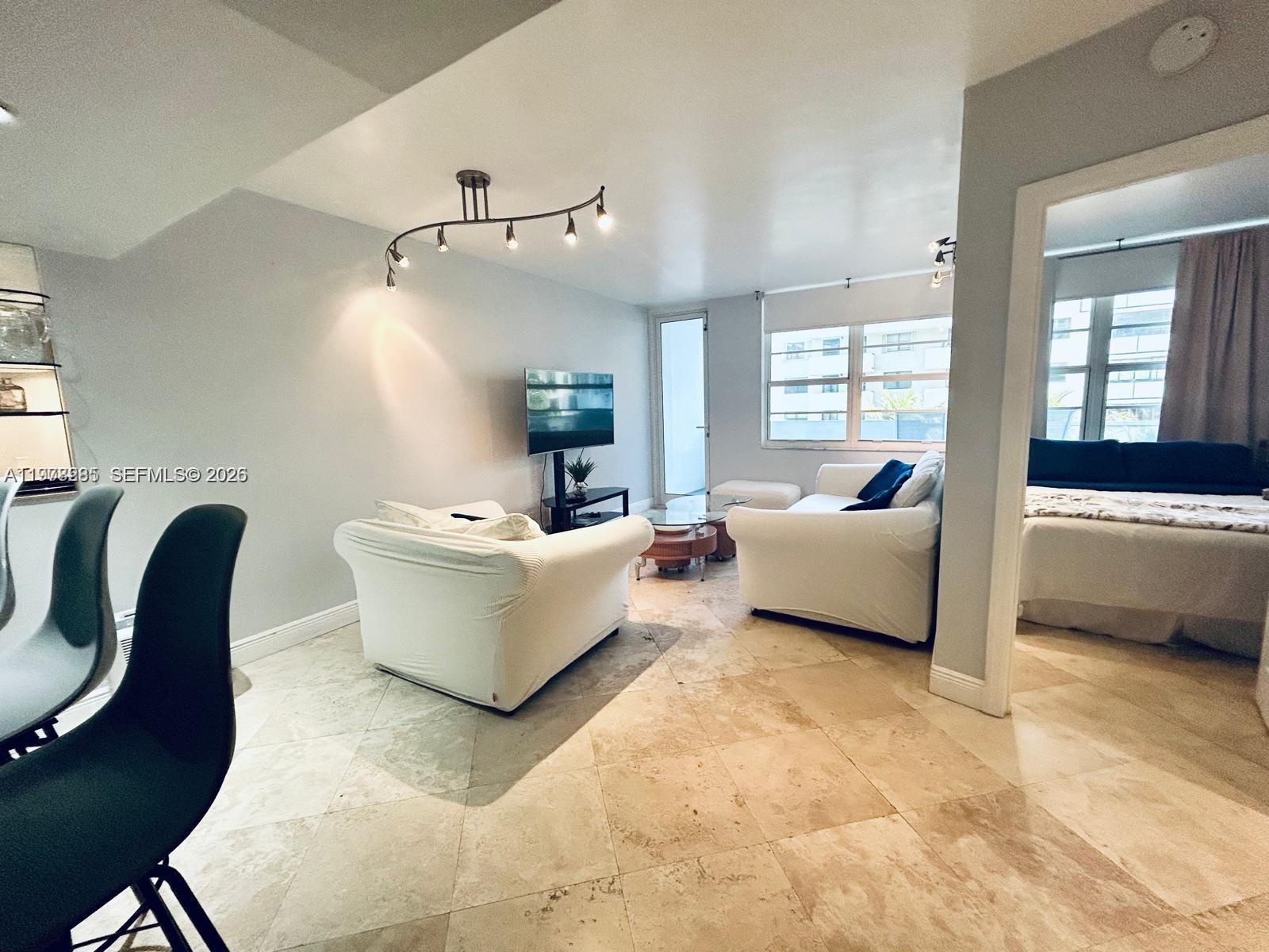 THE DECOPLAGE CONDO - Residential Lease