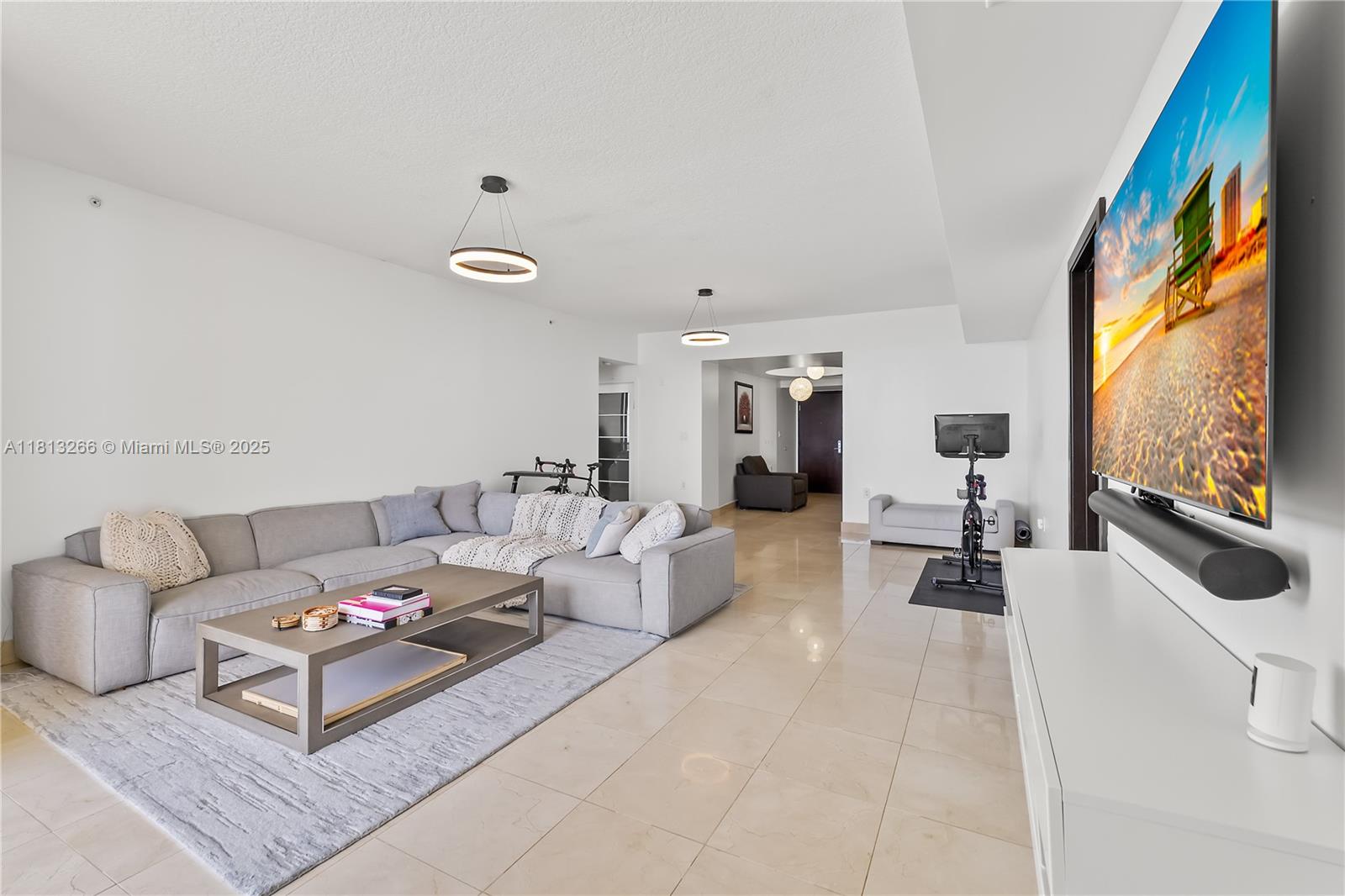 SAYAN CONDO - Residential