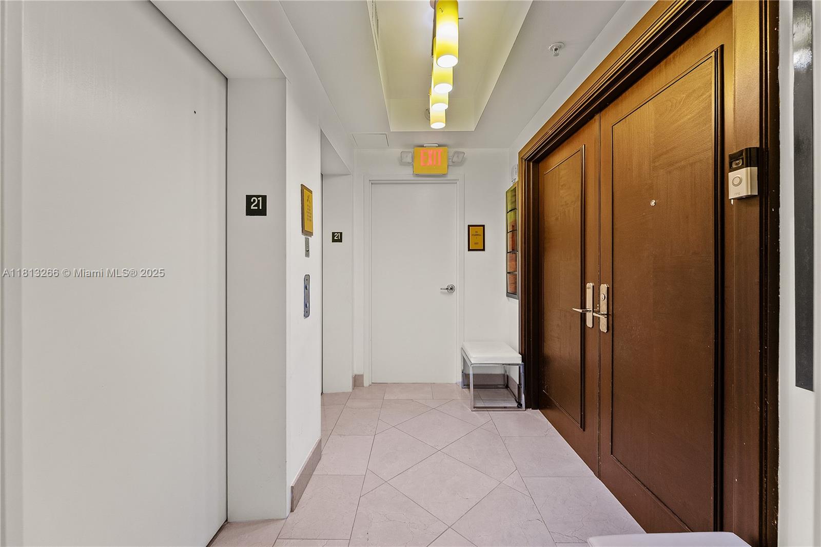 SAYAN CONDO - Residential