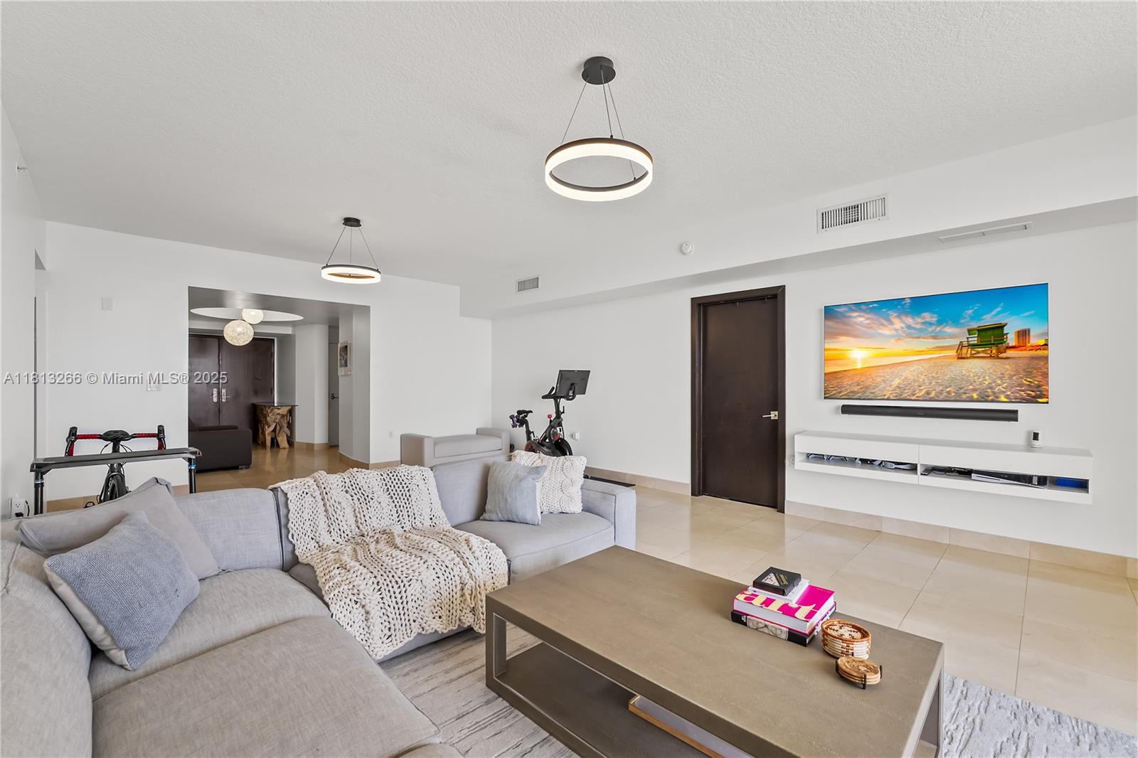 SAYAN CONDO - Residential