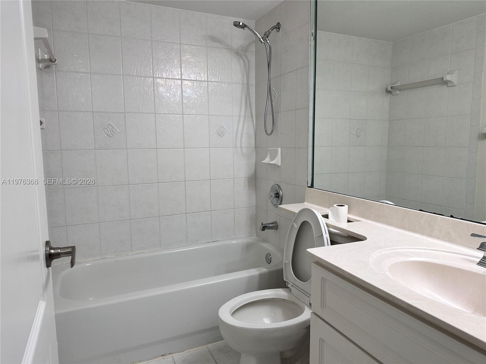 BELLEVIEW VILLAS CONDO NO - Residential Lease