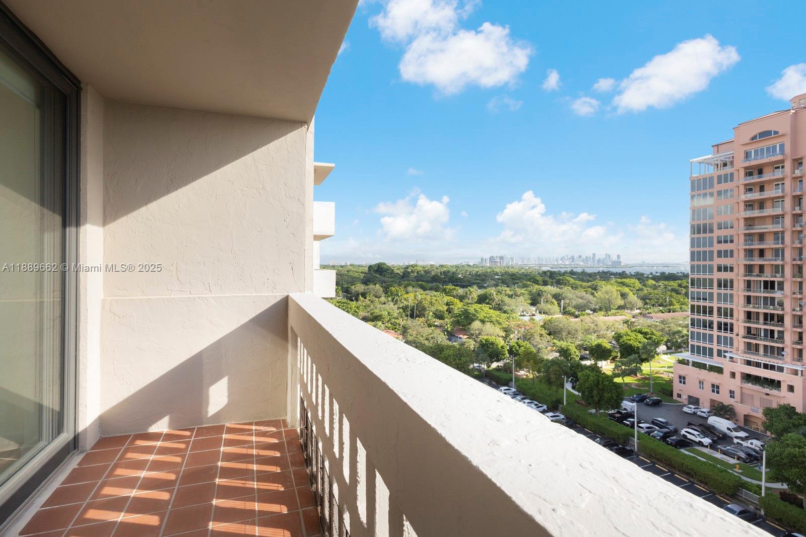 GABLES WATERWAY TOWERS CO - Residential
