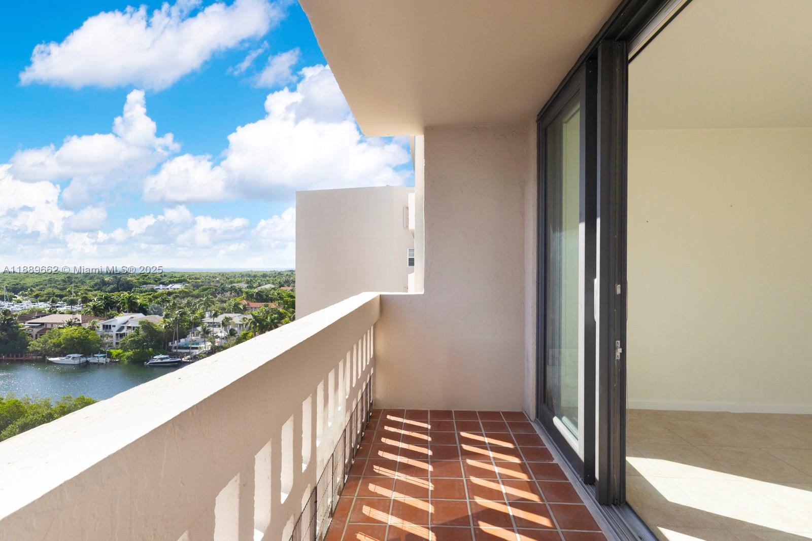 GABLES WATERWAY TOWERS CO - Residential