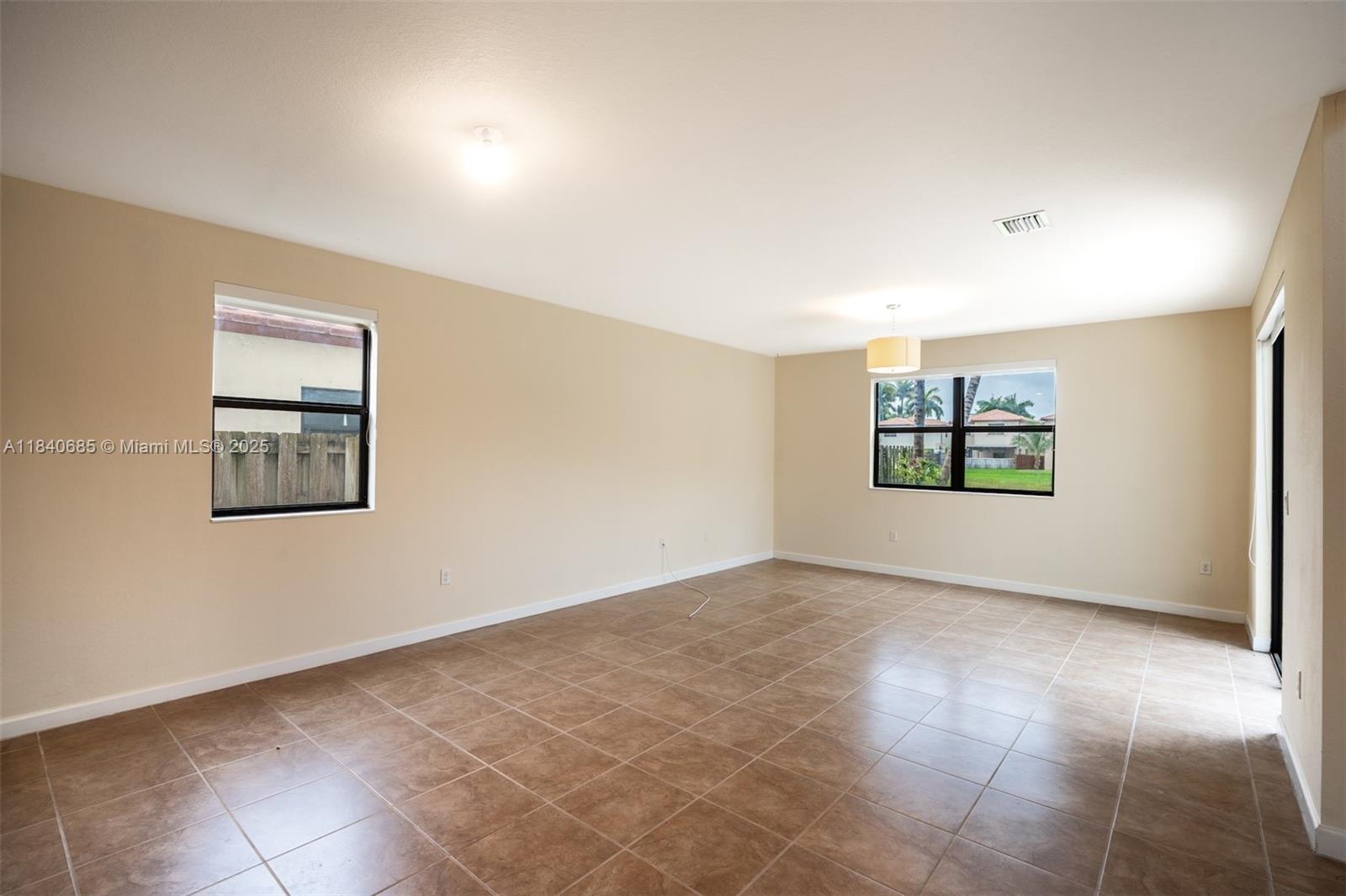 BAYWINDS OF FLORES - Residential