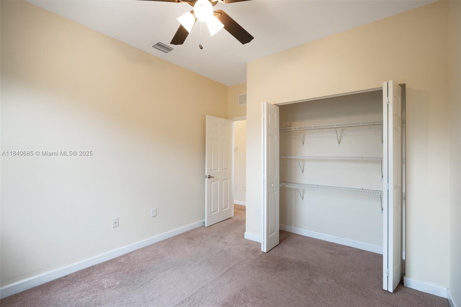 BAYWINDS OF FLORES - Residential