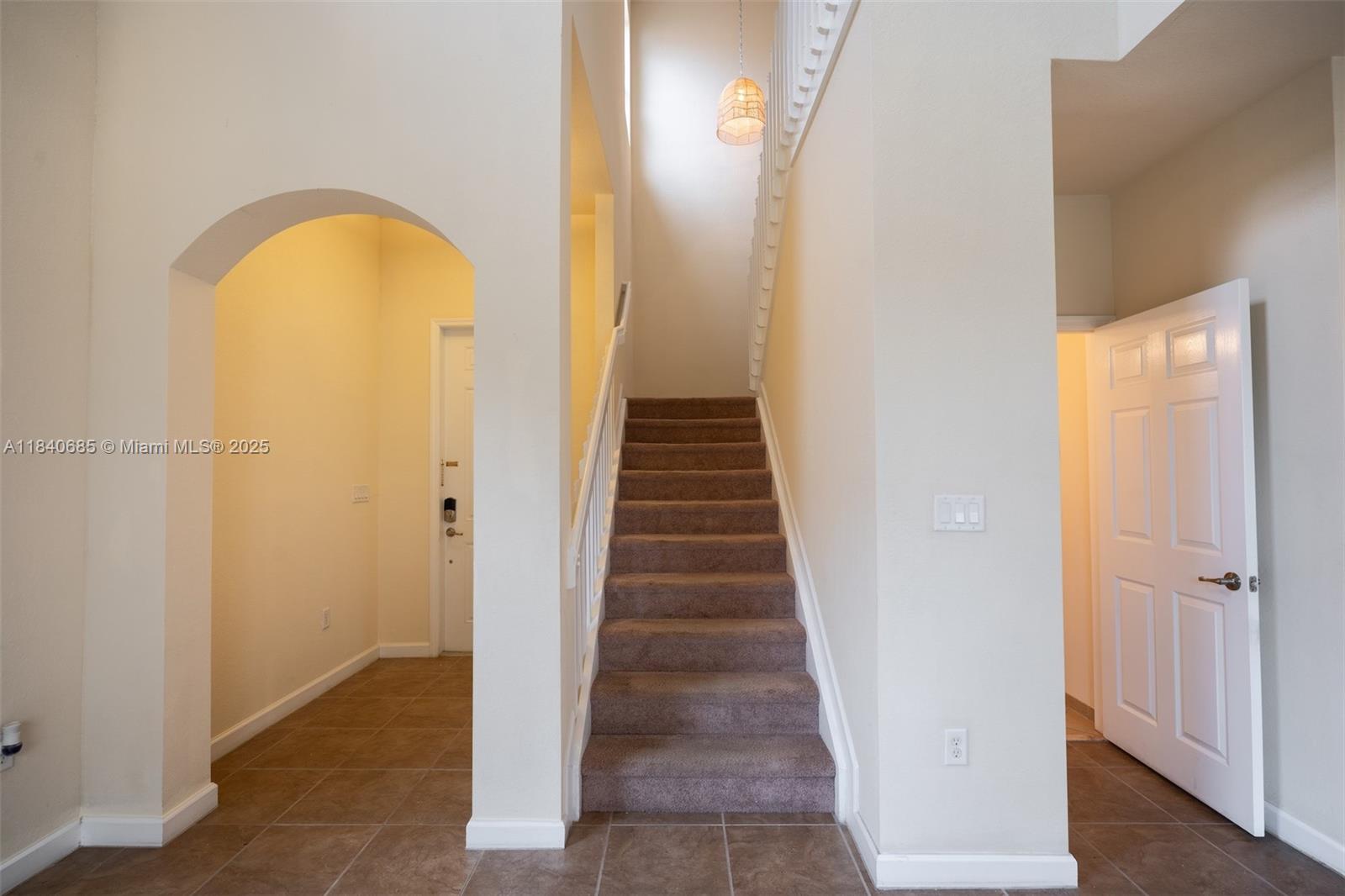 BAYWINDS OF FLORES - Residential