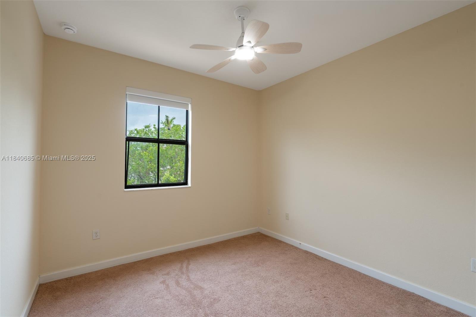 BAYWINDS OF FLORES - Residential