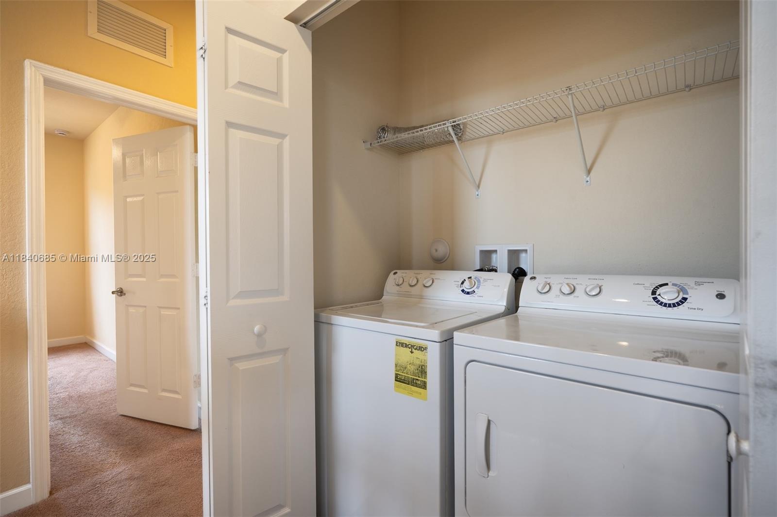 BAYWINDS OF FLORES - Residential