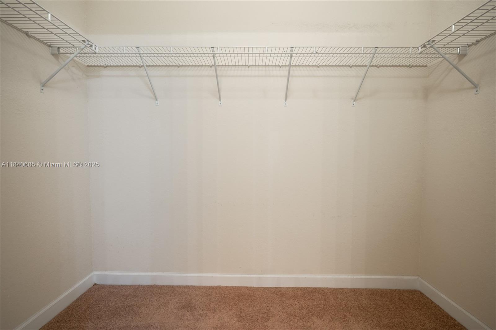 BAYWINDS OF FLORES - Residential