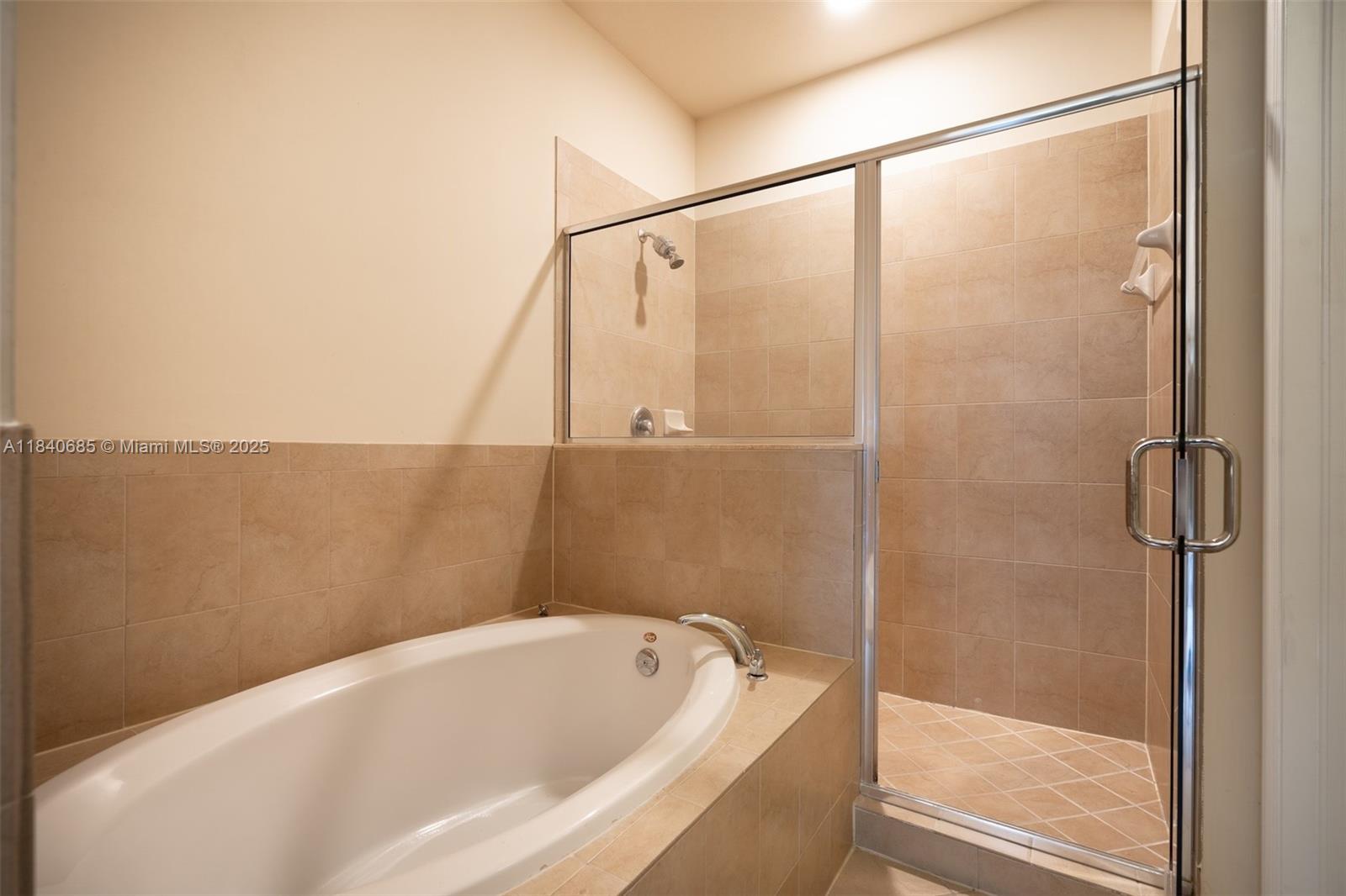 BAYWINDS OF FLORES - Residential