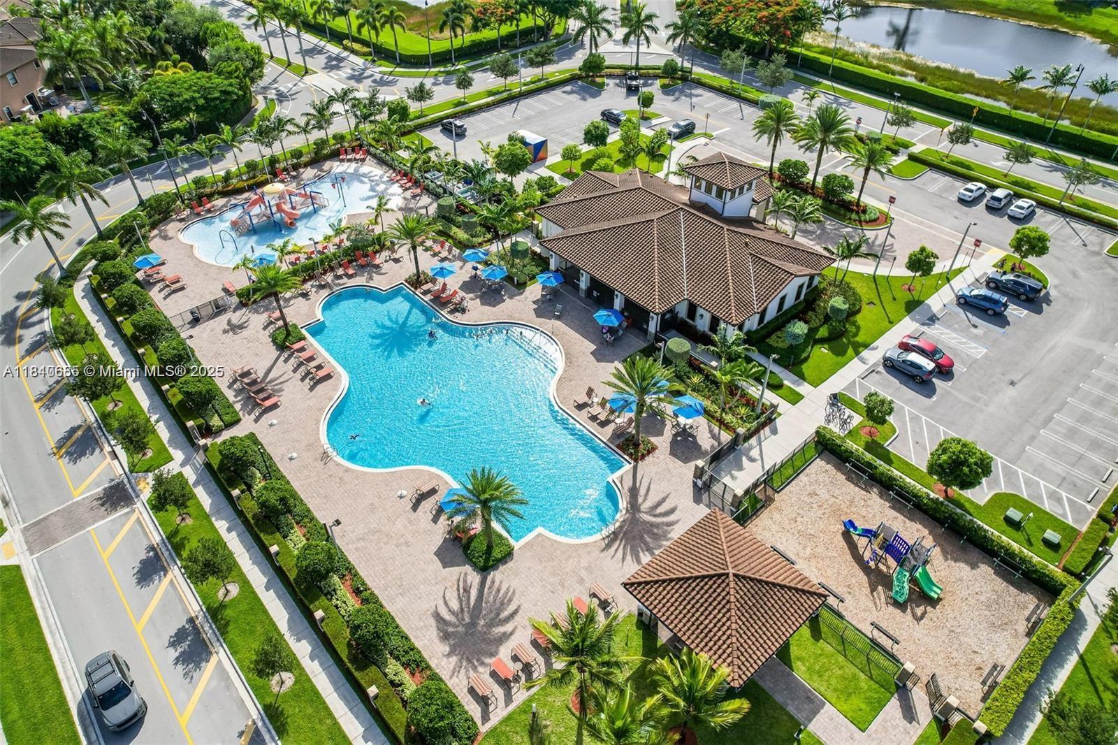 BAYWINDS OF FLORES - Residential