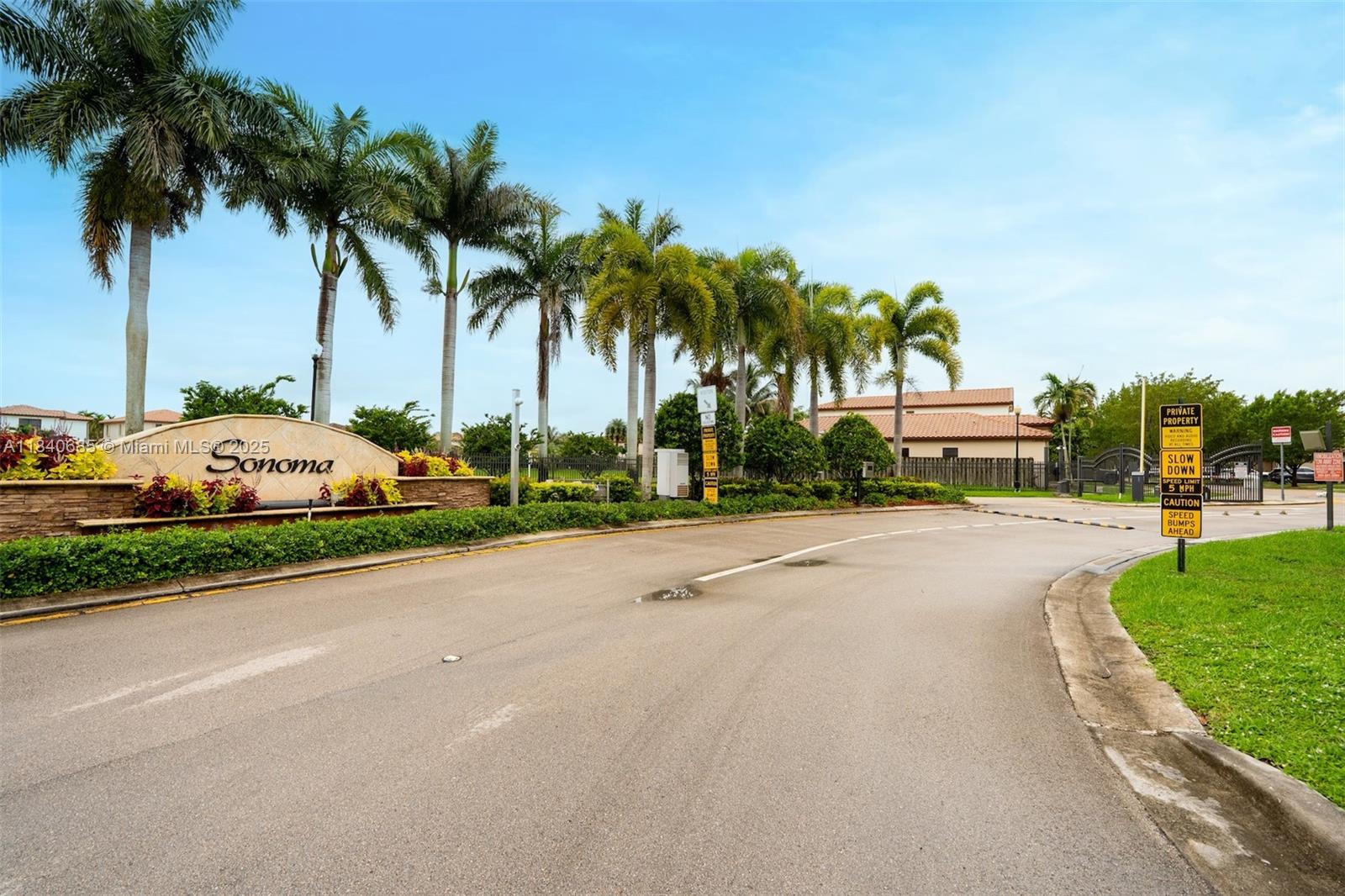 BAYWINDS OF FLORES - Residential