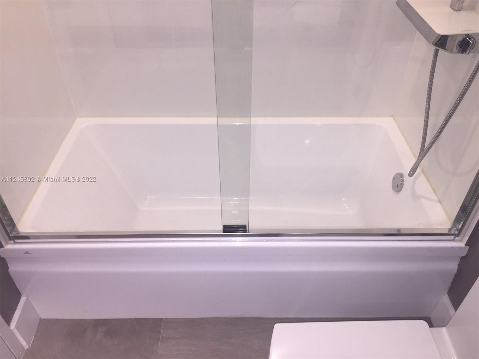 DECOPLAGE CONDO - Residential Lease