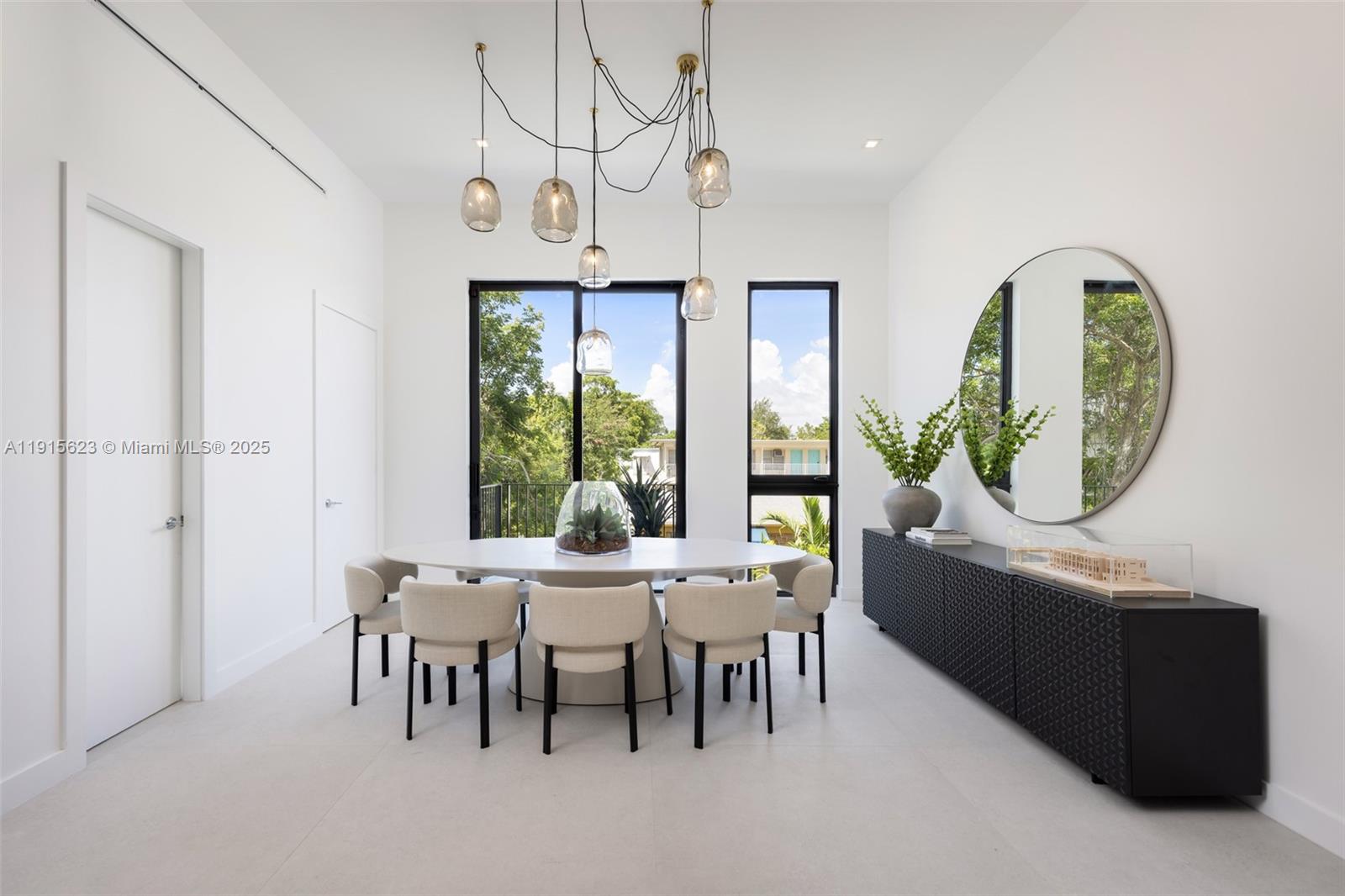 THE ROADS TOWNHOUSE - Residential