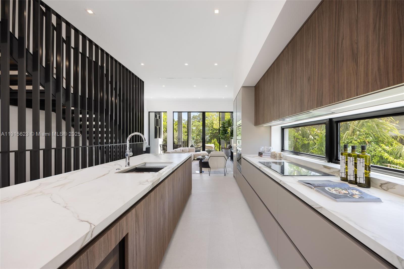 THE ROADS TOWNHOUSE - Residential