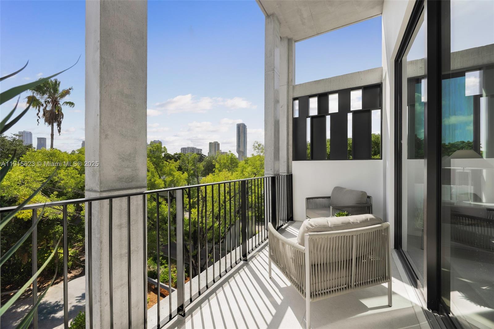 THE ROADS TOWNHOUSE - Residential