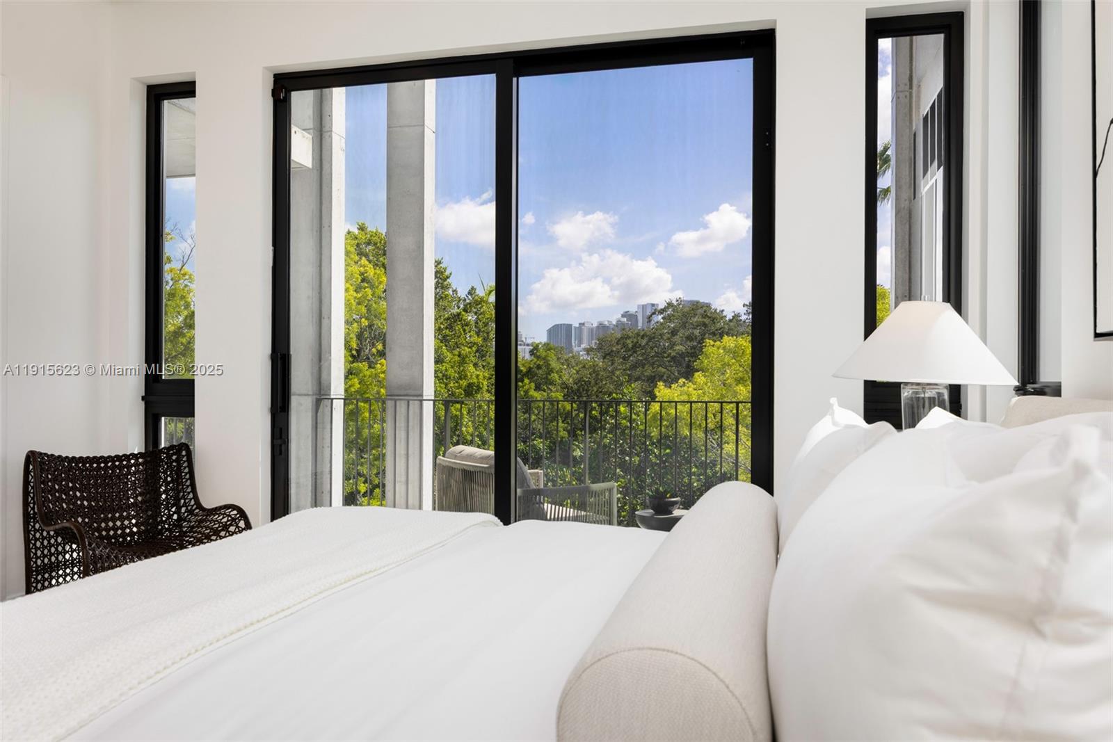 THE ROADS TOWNHOUSE - Residential