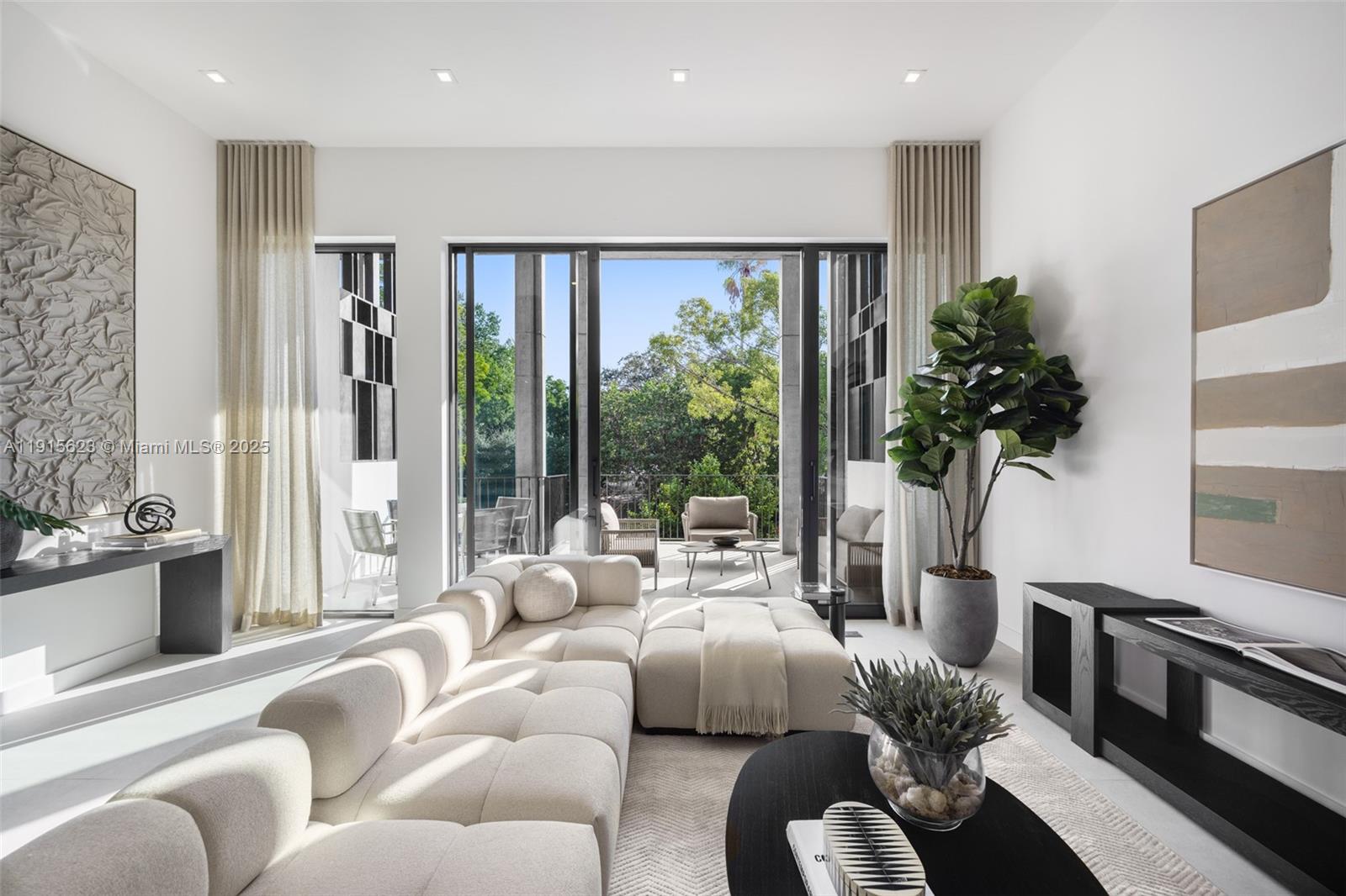 THE ROADS TOWNHOUSE - Residential