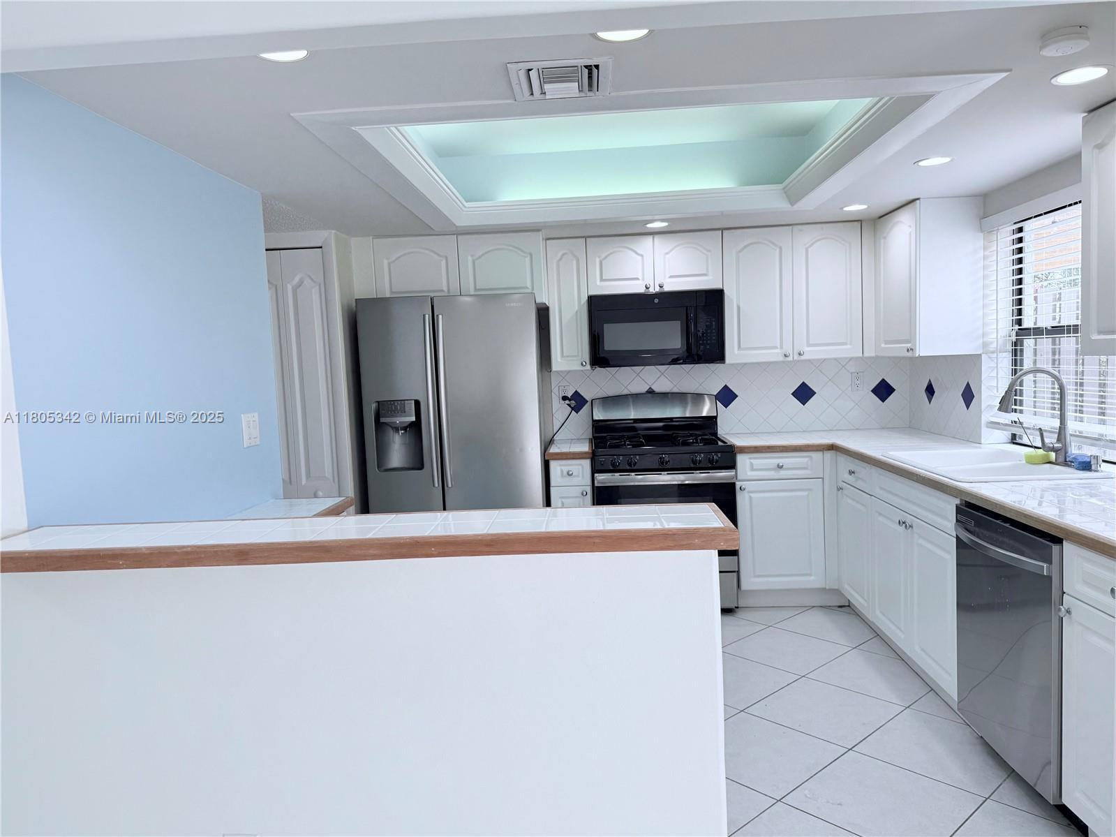 Rental Property at 10532 Sw 112th Ave, Miami, Broward County, Florida - Bedrooms: 3 
Bathrooms: 3  - $3,450 MO.