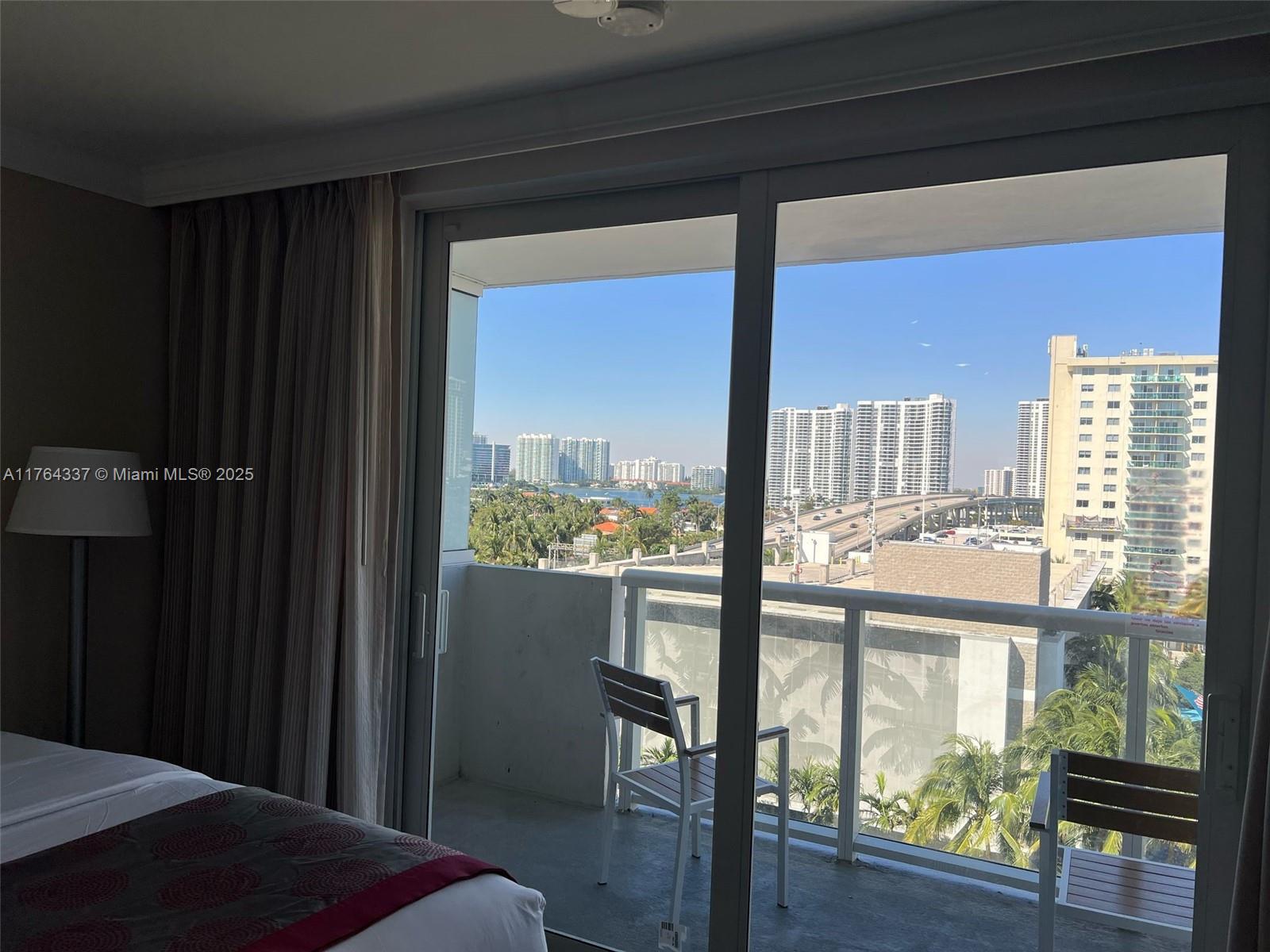 19201 Collins Ave 732