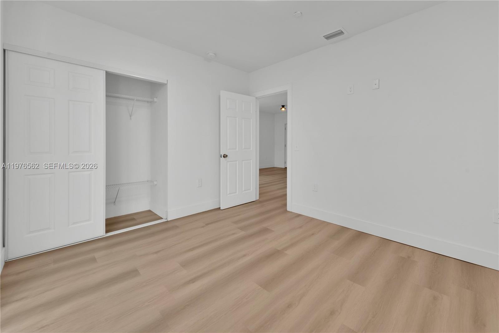 LAWRENCE ESTATE LAND CO - Residential Lease