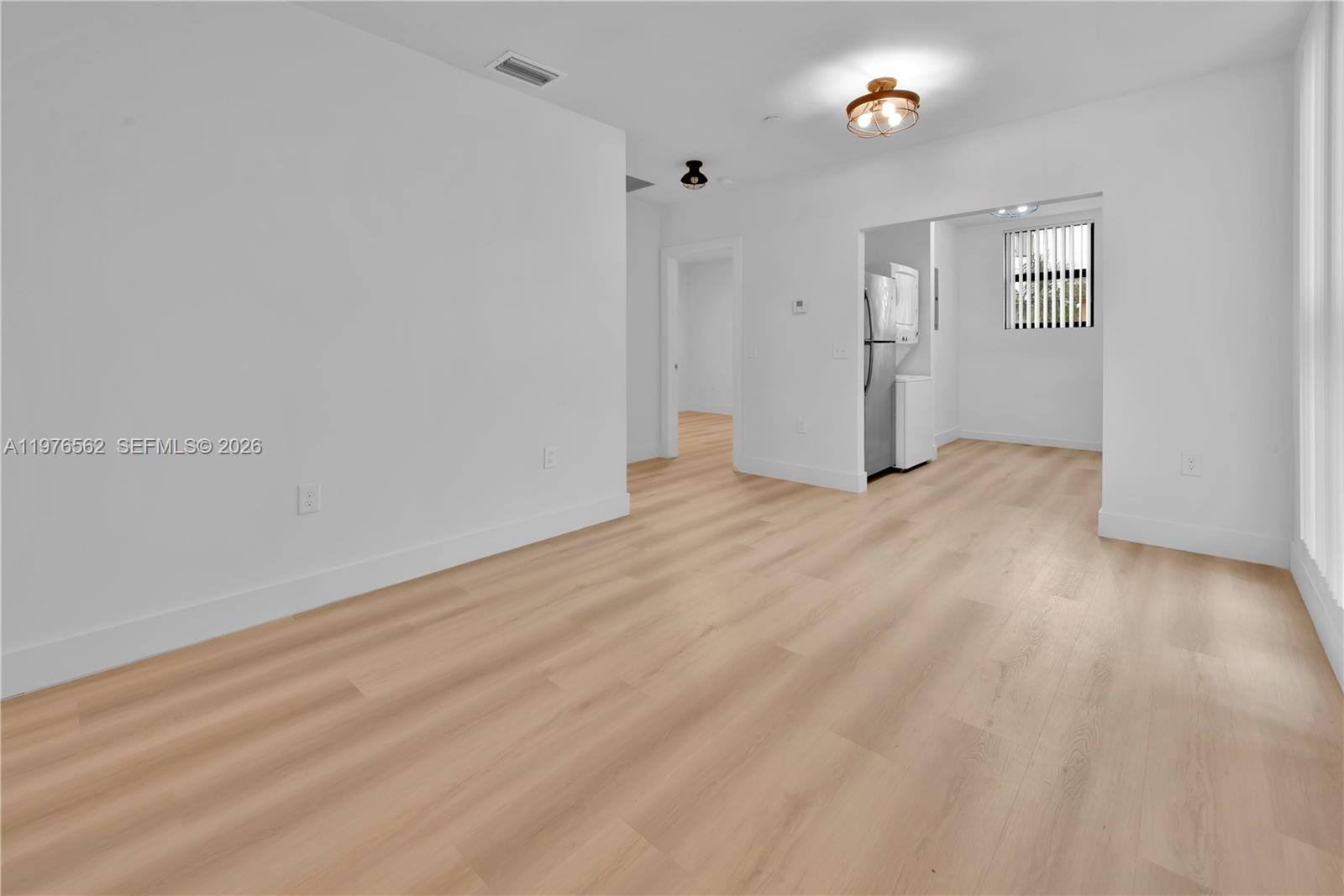 LAWRENCE ESTATE LAND CO - Residential Lease