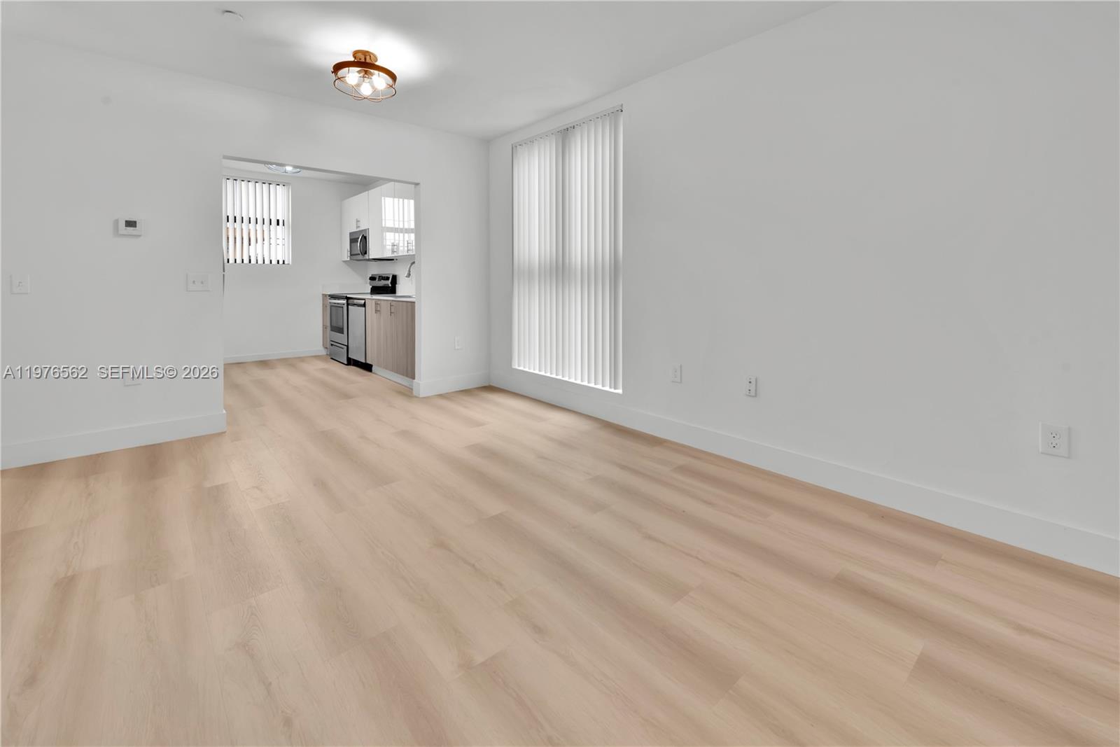 LAWRENCE ESTATE LAND CO - Residential Lease