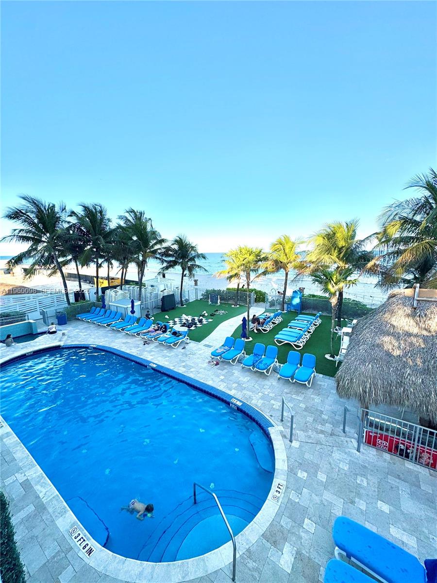 M RESORT RESIDENCES CONDO - Residential