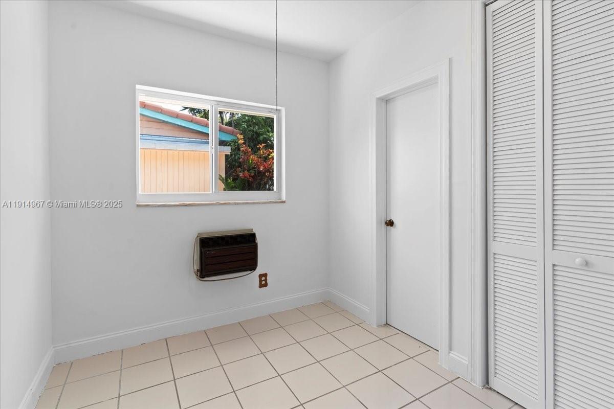 GREYKNOLL ESTATES - Residential Lease