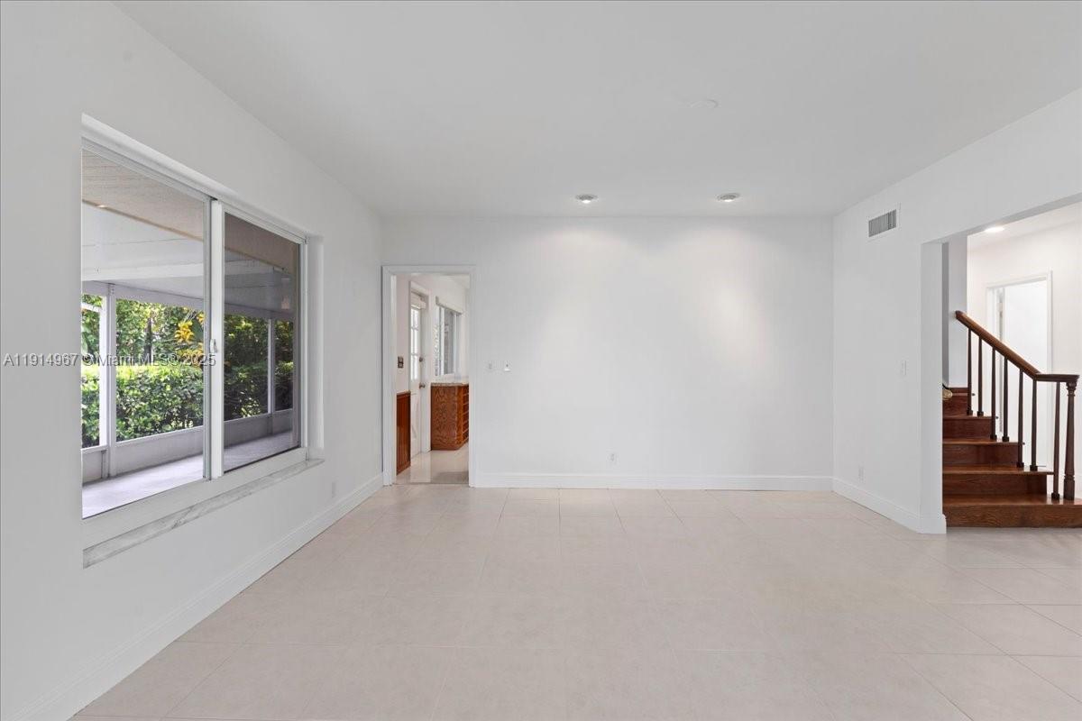 GREYKNOLL ESTATES - Residential Lease