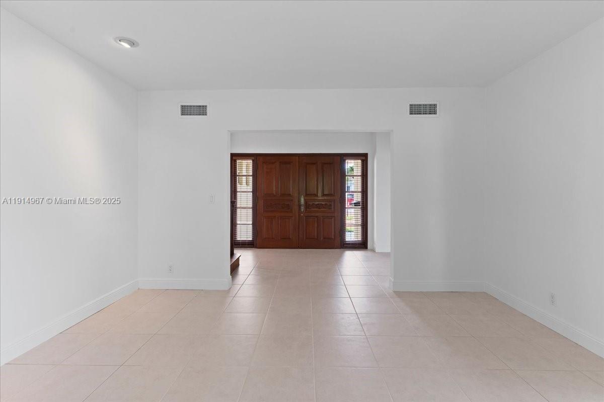 GREYKNOLL ESTATES - Residential Lease