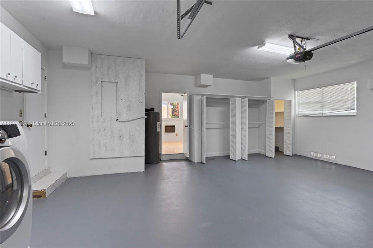 GREYKNOLL ESTATES - Residential Lease