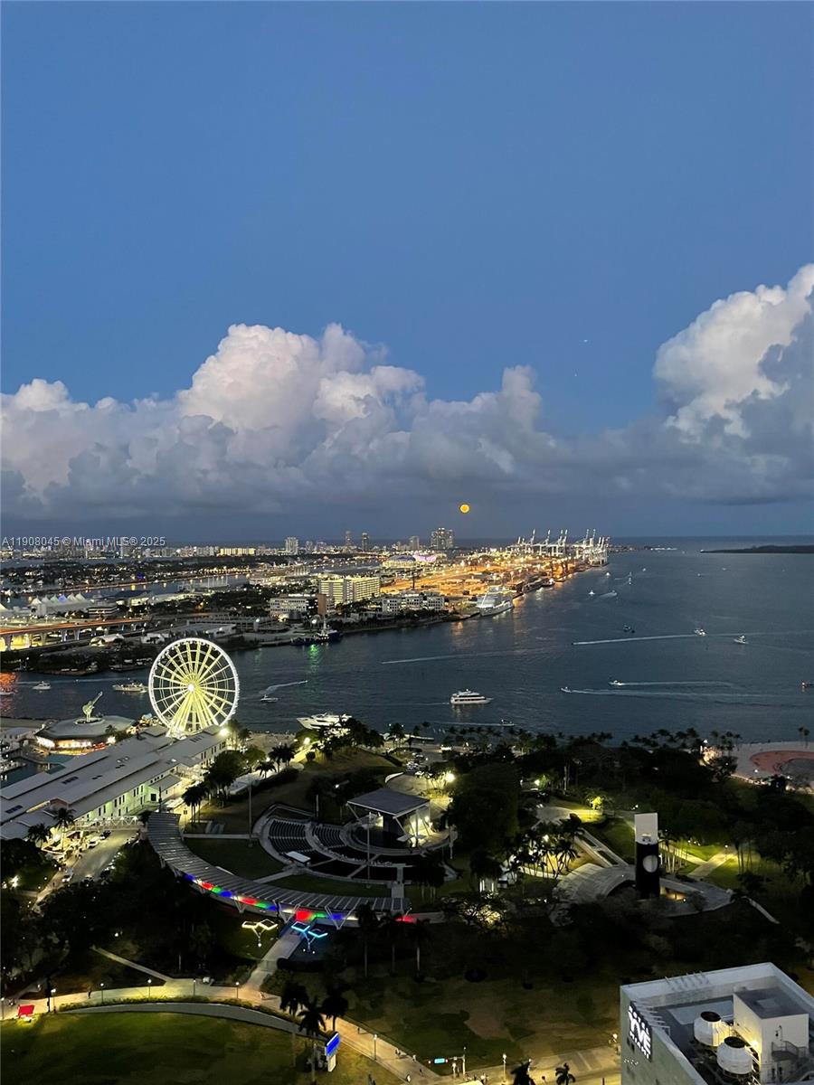 VIZCAYNE SOUTH CONDO - Residential Lease