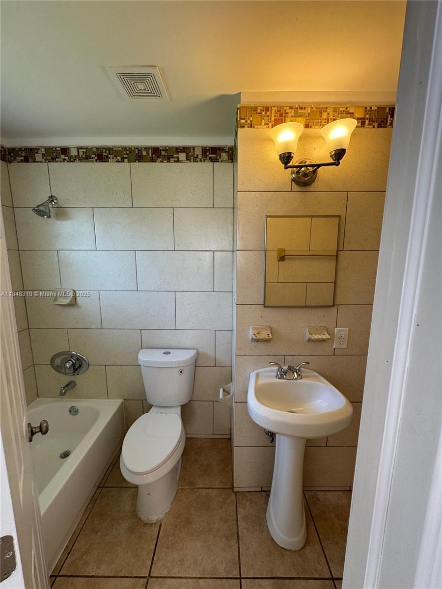 ROSEHAVEN - Residential Lease