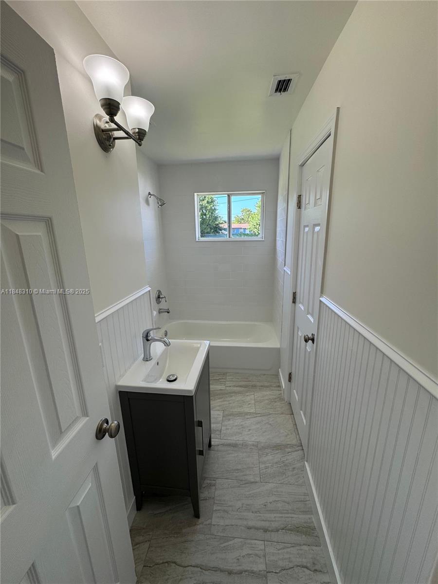 ROSEHAVEN - Residential Lease