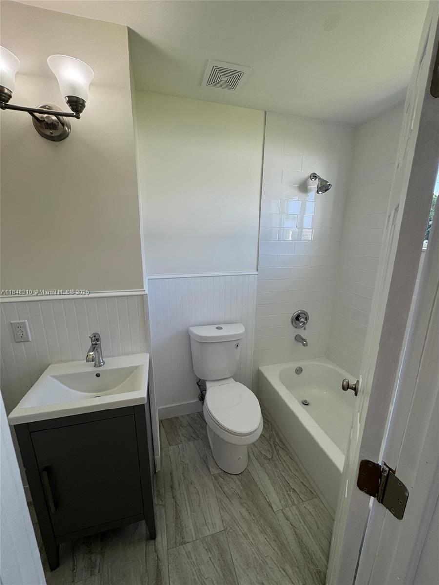 ROSEHAVEN - Residential Lease