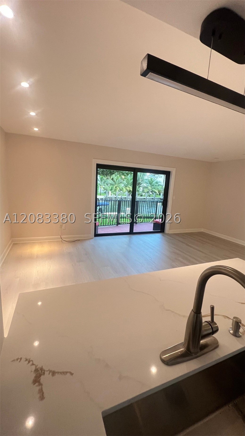 6855 Edgewater Dr 1CS