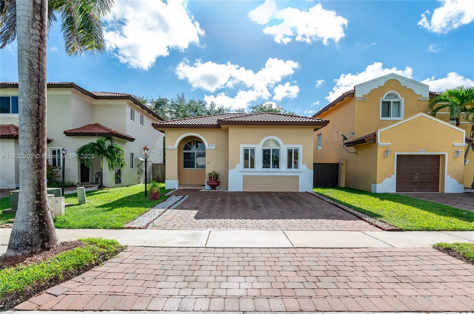 Welcome to this beautifully maintained single-family home offering 3 spacious bedrooms and 2 full bathrooms. Nestled in a quiet and friendly neighborhood, this home combines comfort, convenience, and charm.
No HOA approval Needed. Ready to move in.