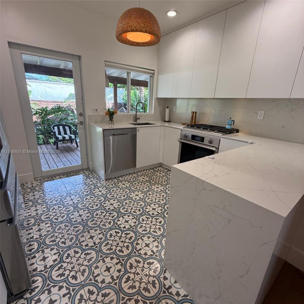 SYLVANIA HEIGHTS - Residential Lease