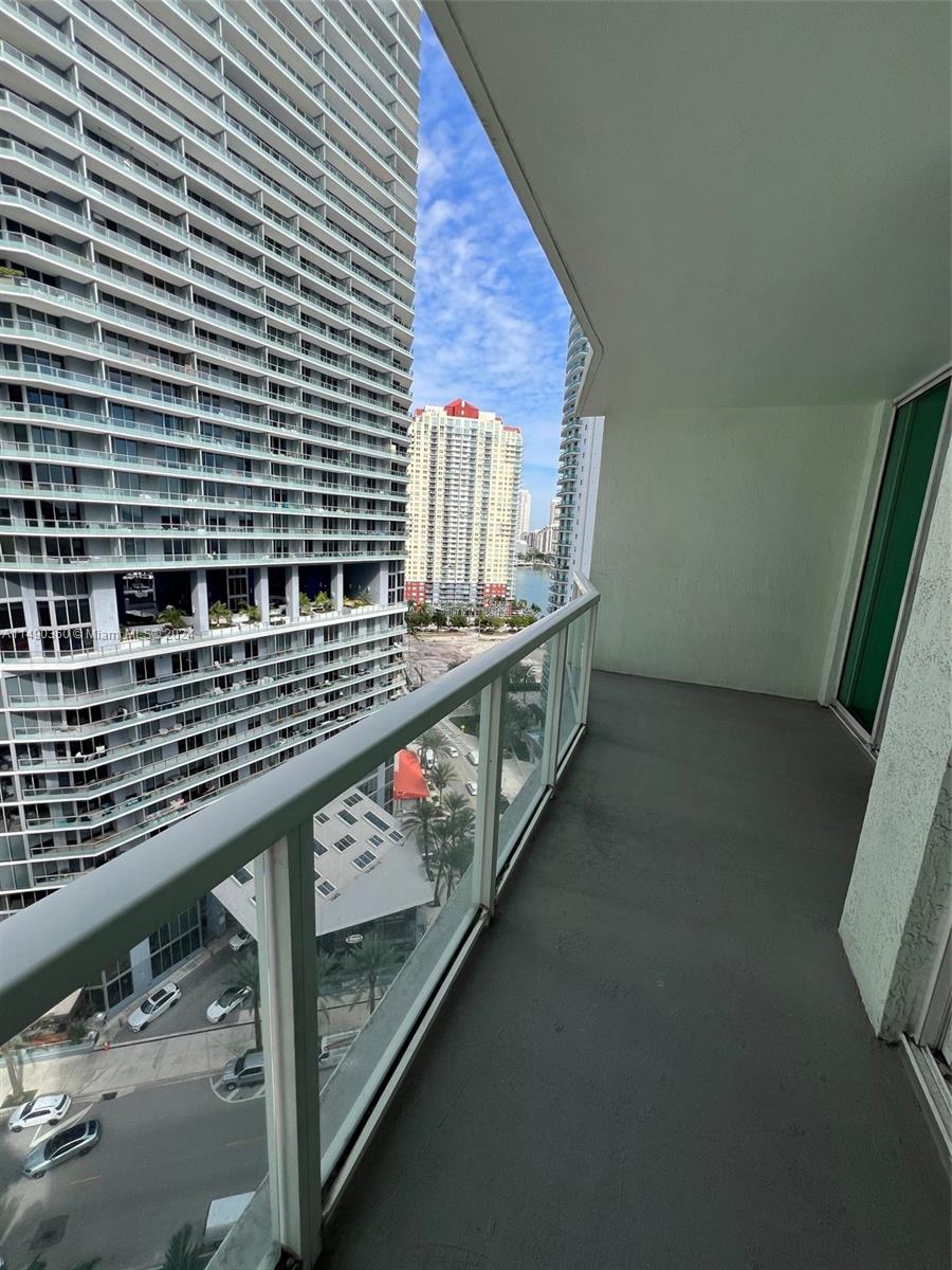 THE EMERALD AT BRICKELL C - Residential