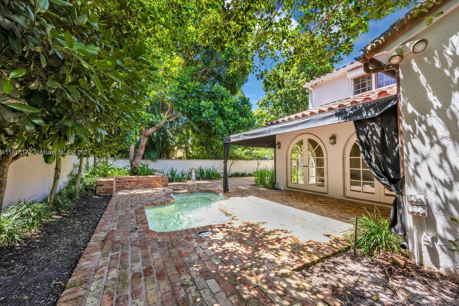 CORAL GABLES RIVIERA SEC - Residential