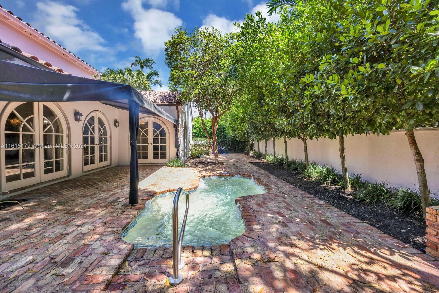 CORAL GABLES RIVIERA SEC - Residential