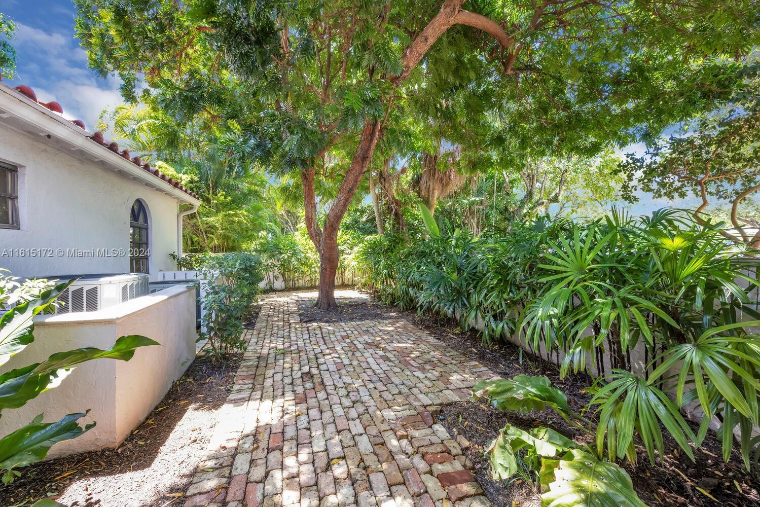 CORAL GABLES RIVIERA SEC - Residential