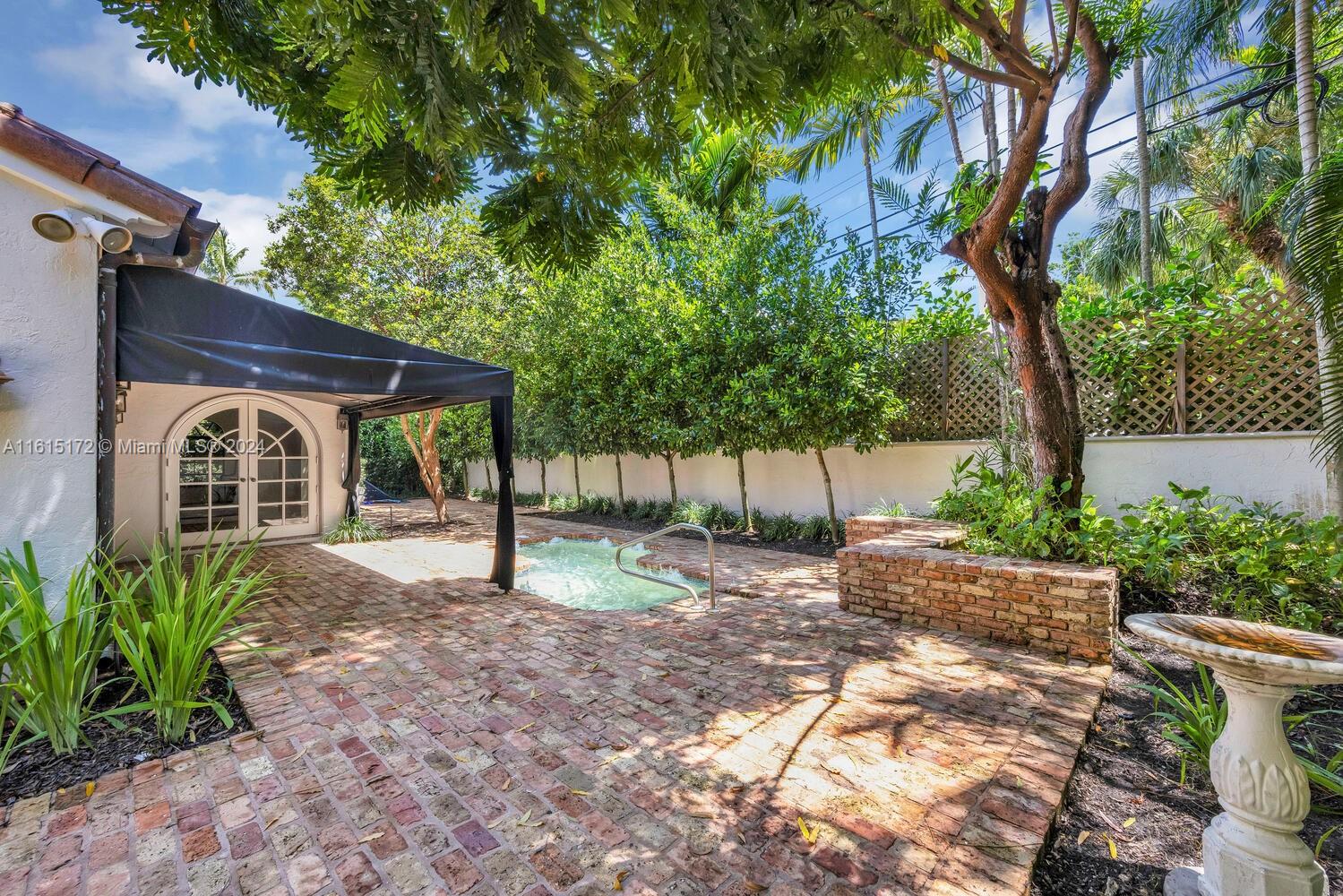 CORAL GABLES RIVIERA SEC - Residential