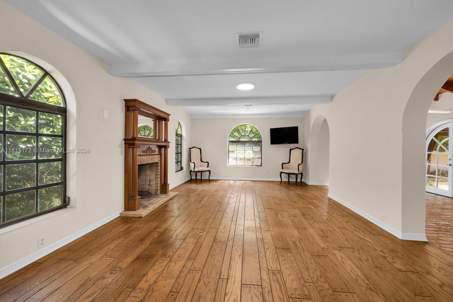 CORAL GABLES RIVIERA SEC - Residential