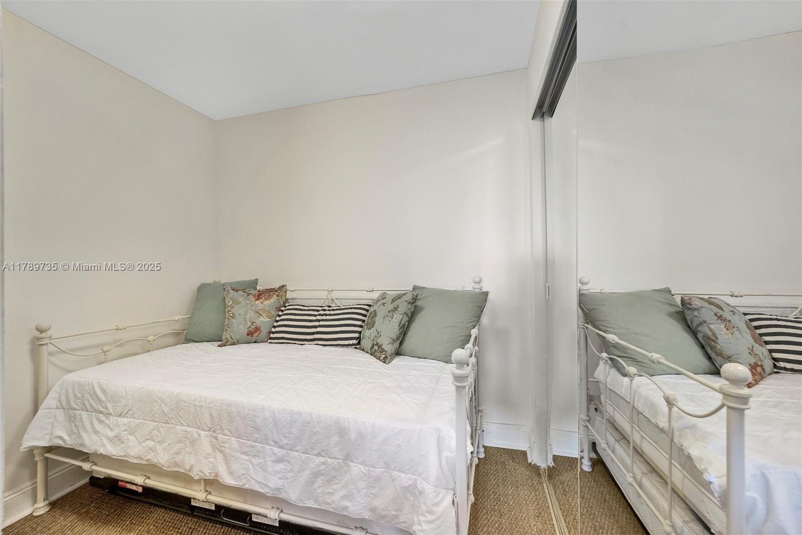 SEASIDE CONDO - Residential Lease