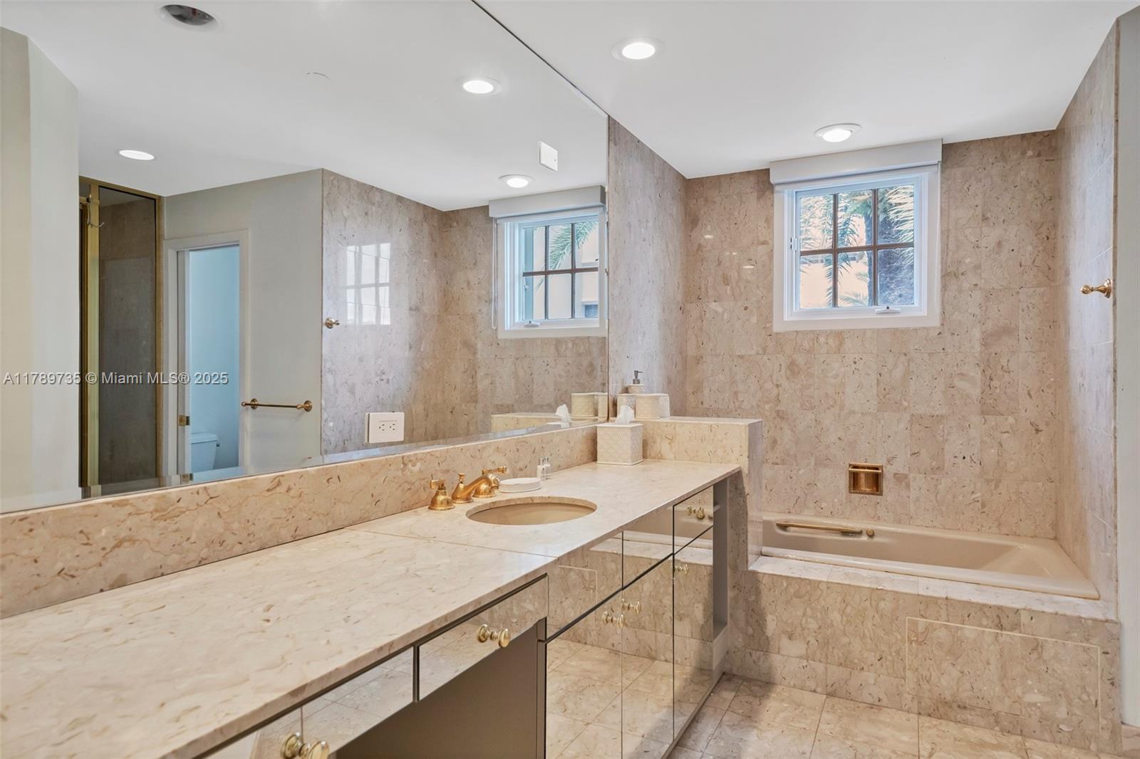 SEASIDE CONDO - Residential Lease